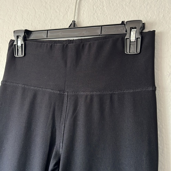 Black, active yoga pants - Picture 4 of 5